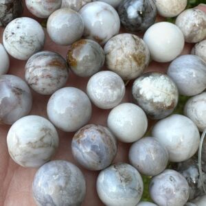 агат белый натуральный, нить 19 см, диаметр 14 16 18 мм