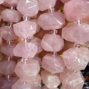 розовый кварц мадагаскарский, нить 19 см, размер 18,5х12,5 мм