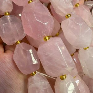 розовый кварц мадагаскарский, нить 19 см, размер 25,8х17,5 мм