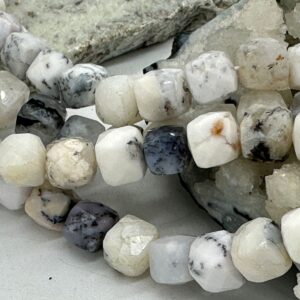 опал белый, кахолонг, нить 19 см, размер 7х7 мм