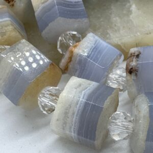 сапфирин, нить 19 см, размер ~10х11 мм