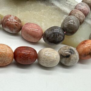 коралл окаменелый, нить 19 см, размер ~17х14 мм