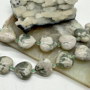 кварц, кварцевая порода, сердечки, нить 19 см, размер ~19х20 мм