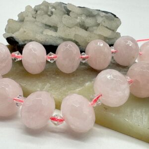 розовый кварц, нить 19 см, размер ~17,5х13 мм