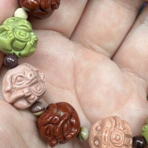 яшма, 12 персонажей года, размер ~15 мм, браслет