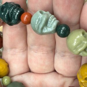 яшма, черепа, размер ~14,5х12,5 мм, браслет