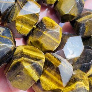 тигровый глаз, нить 19 см, размер ~ 17х13 мм